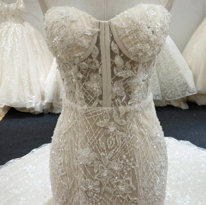 Beautiful bridal wedding dress - Mura Boutique