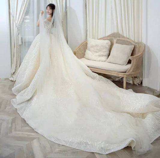 Beautiful bridal wedding gown - Mura Boutique