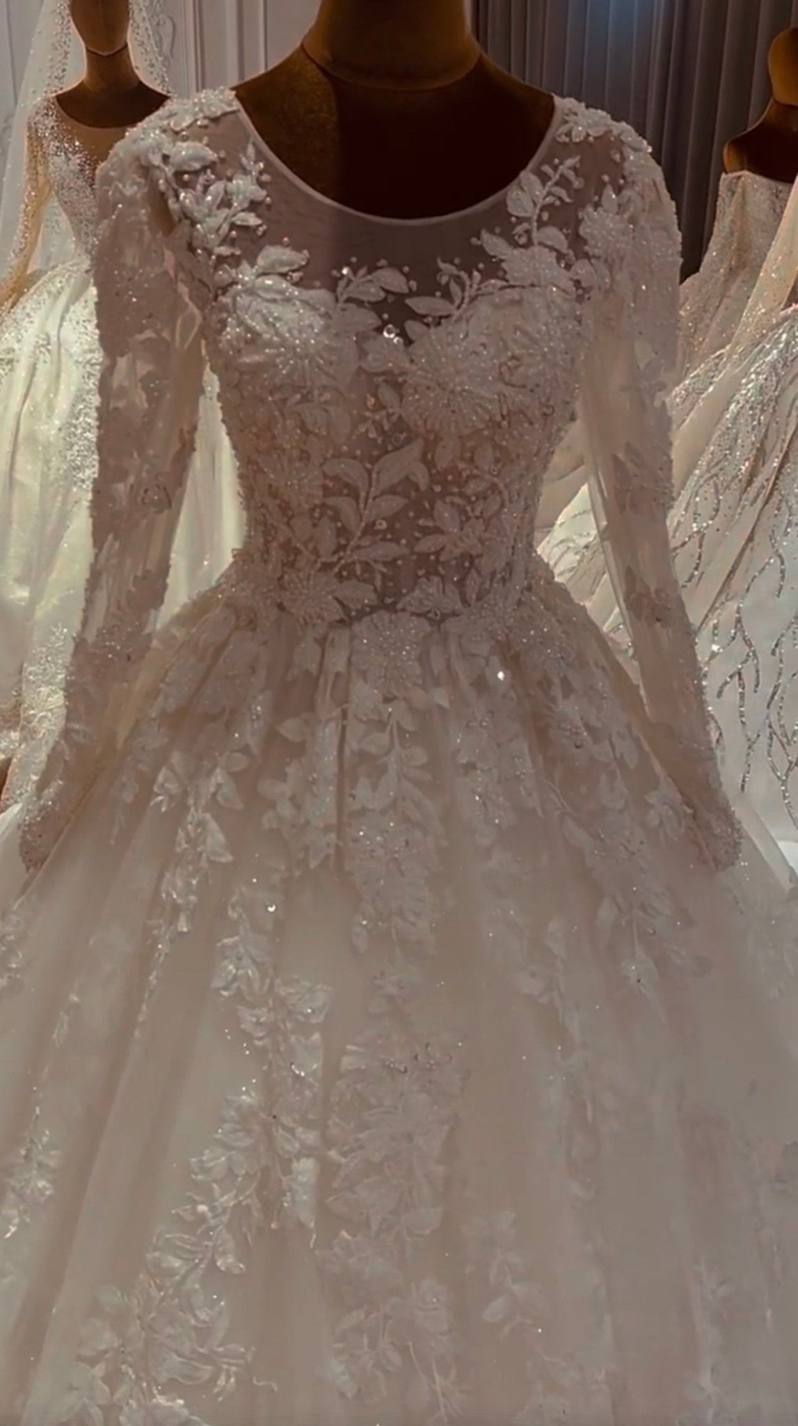 Bridal heavy wedding dress - Mura Boutique