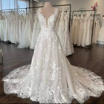 Elegant wedding dress - Mura Boutique