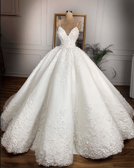 Sweetheart Floral Organza Cathedral Train Wedding Dress - Mura Boutique